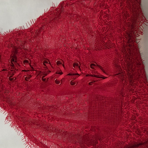 Vs Very Sexy  Fiery Red Lace Halter Bralette - Picture 2 of 5